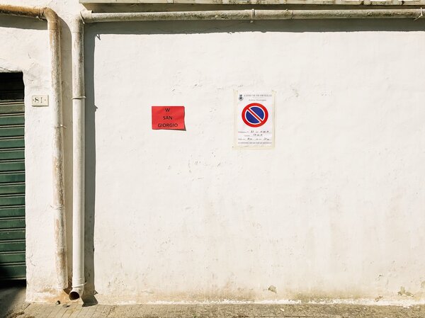 Fotografia dal progetto 'Lascia stare i santi' di Alessandro Pessina
