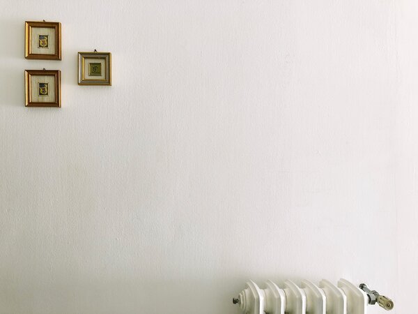 Fotografia dal progetto 'Pareti bianche' di Alessandro Pessina